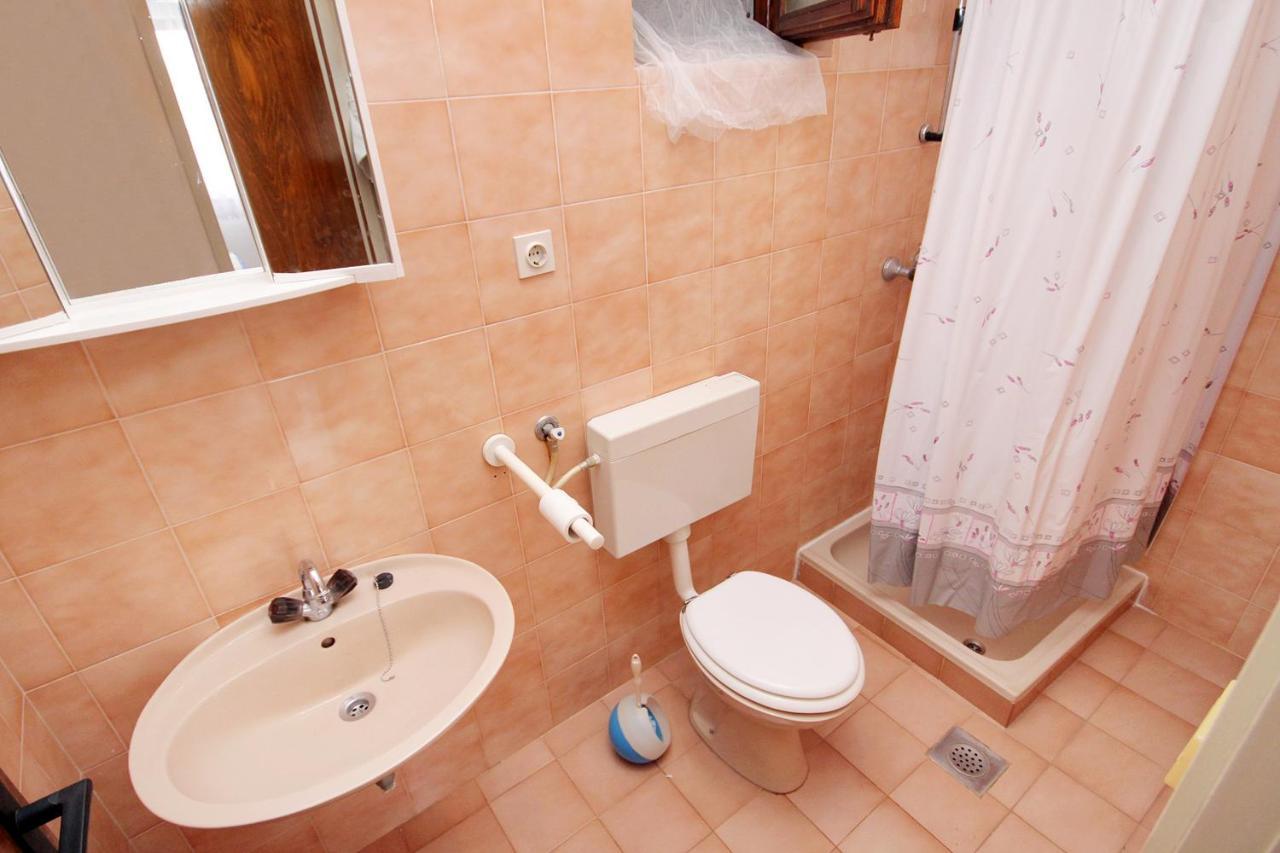Apartments And Rooms With Parking Space Zavala, Hvar - 128 Jelsa  Exterior foto